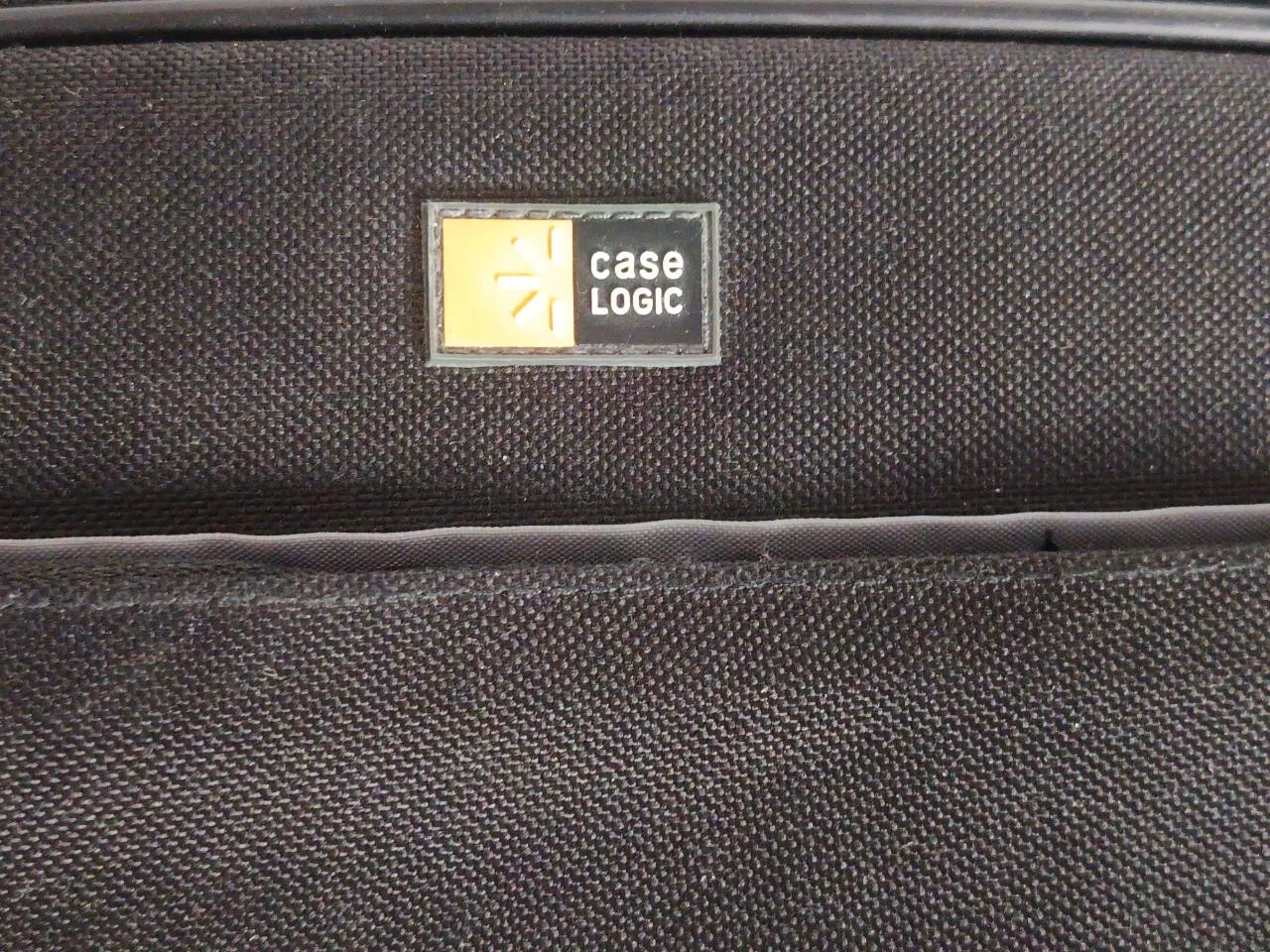 CASE LOGIC Nylon laptop bag 17 inches - Shoulder strap – photo 2